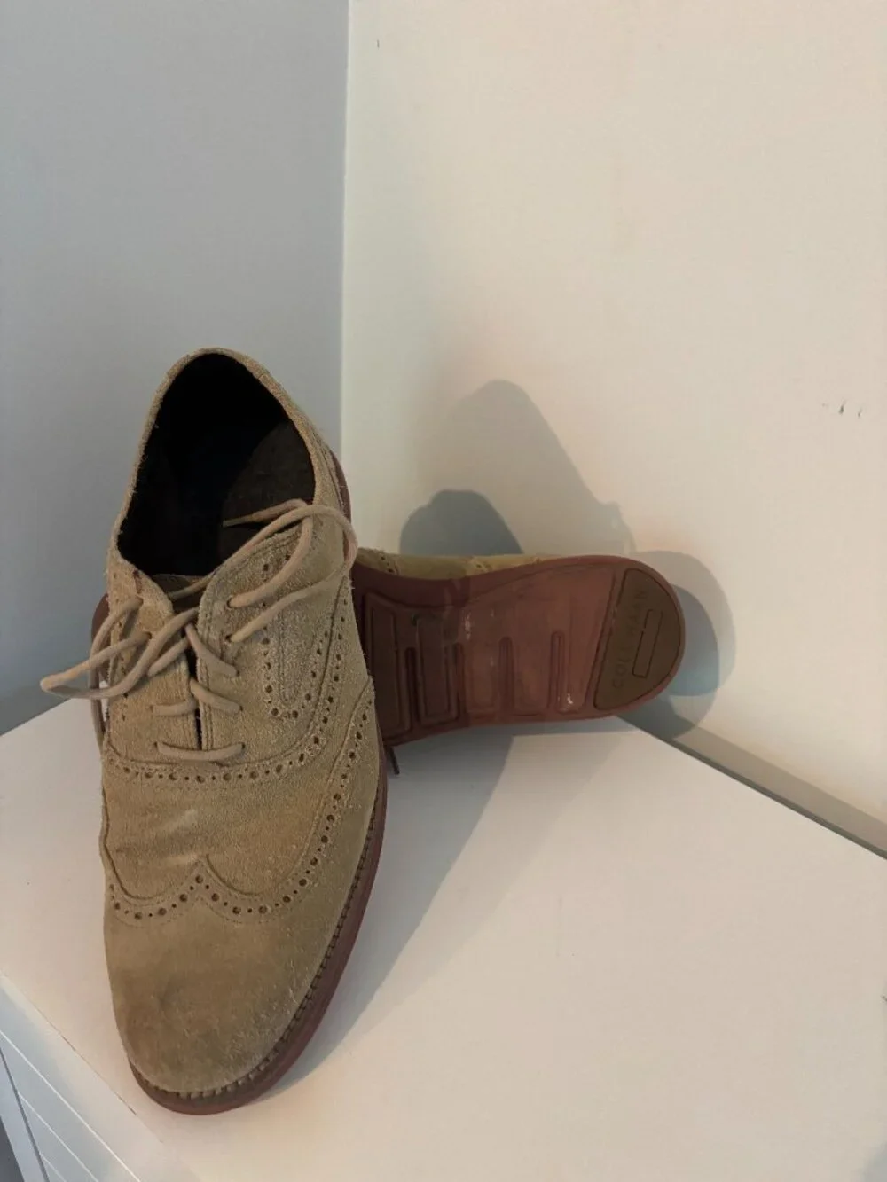 Cole Haan Tan Suede Wingtip Oxfords with Red Contrast Sole | Mens Size 9